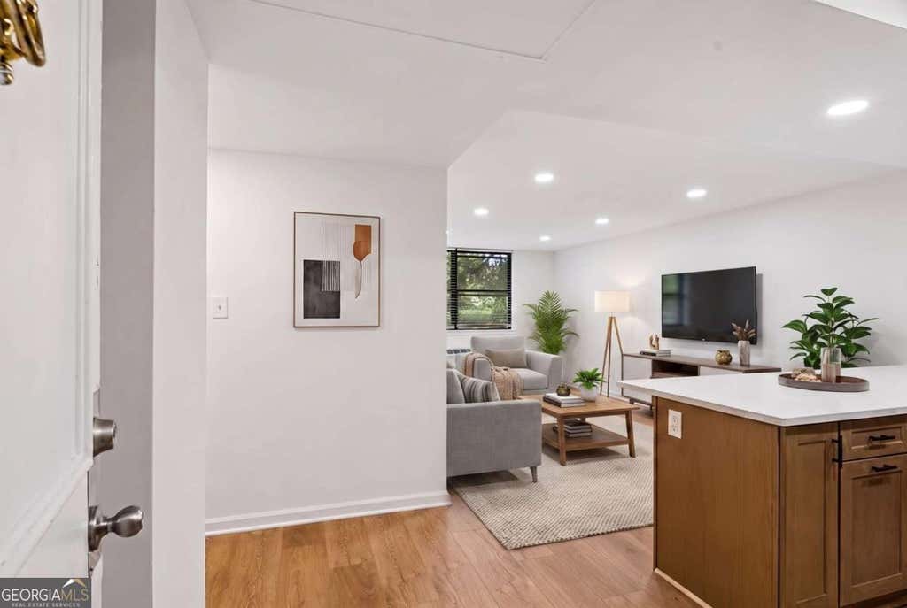 Photo of 2965 Pharr Court South NW #118, Atlanta, GA 30305 (MLS # 10826572)