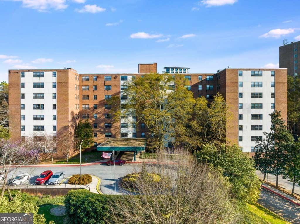 Photo of 2965 Pharr Court South NW #118, Atlanta, GA 30305 (MLS # 10826572)
