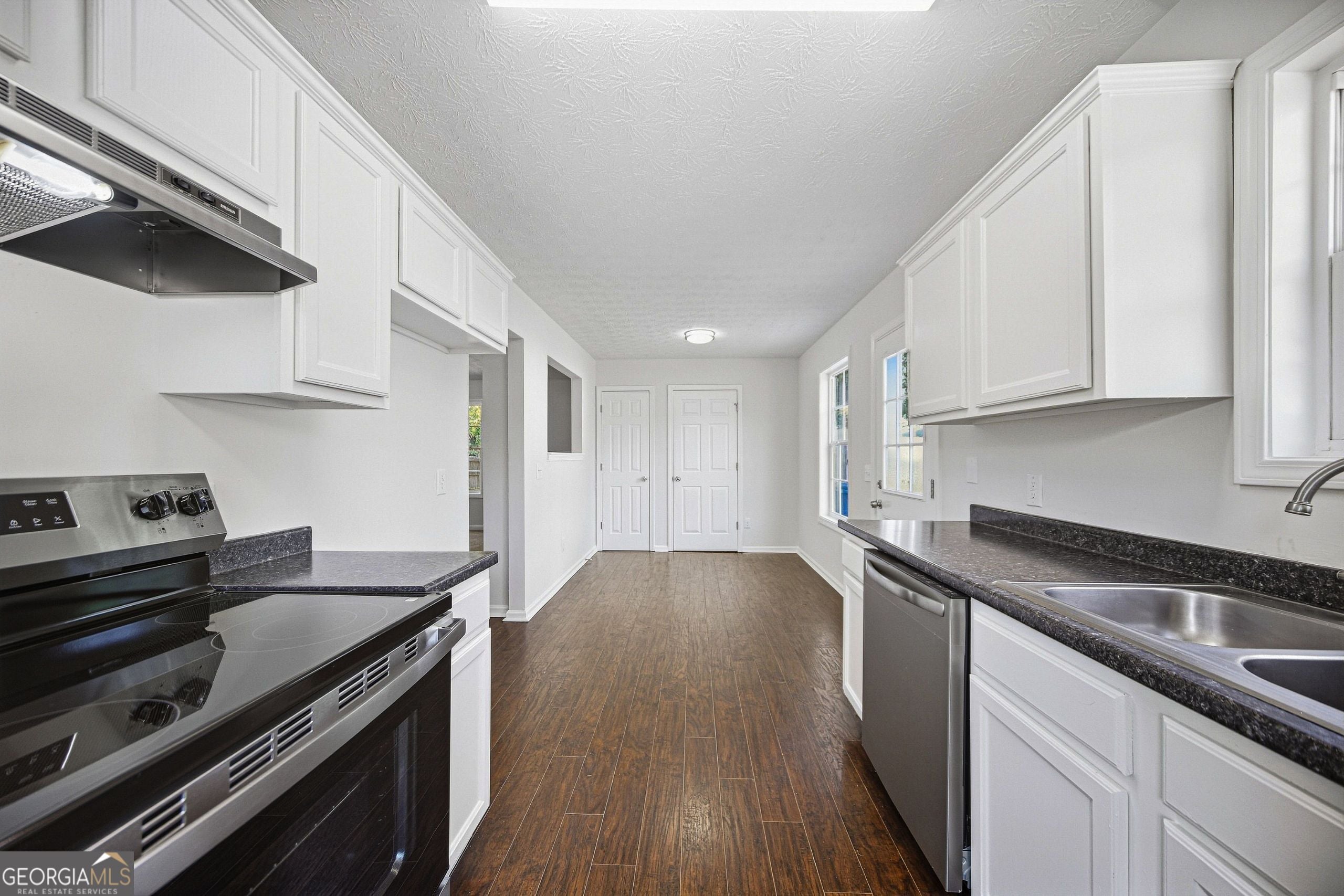 330 Dreamland CT