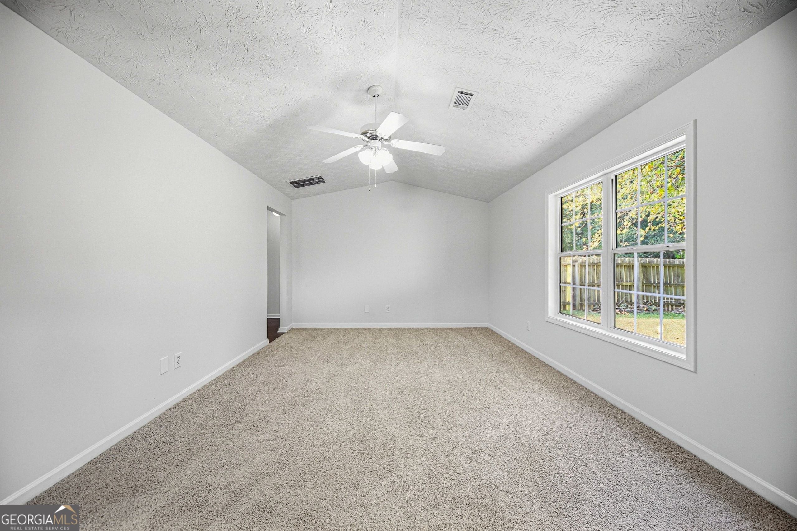 330 Dreamland CT