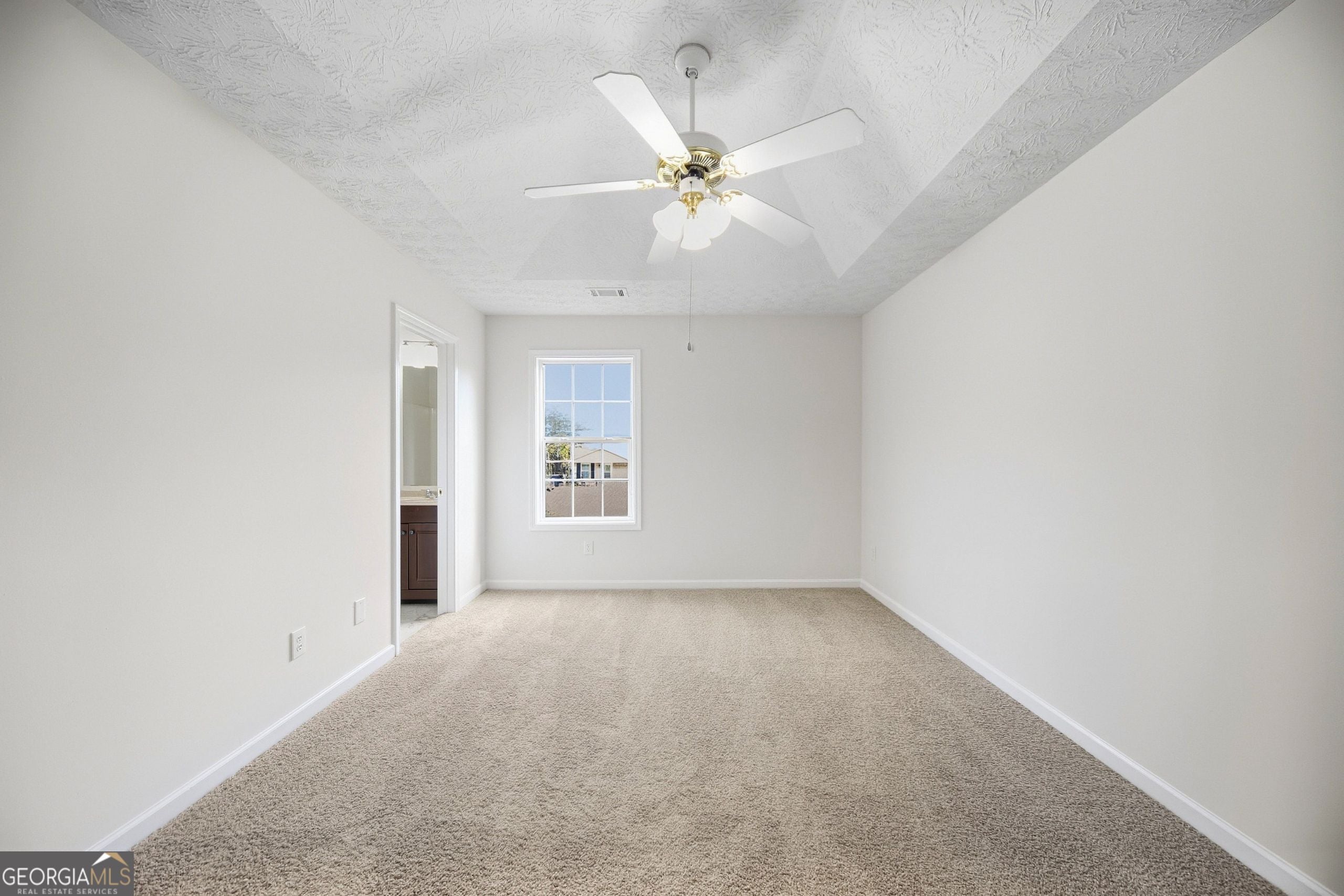 330 Dreamland CT