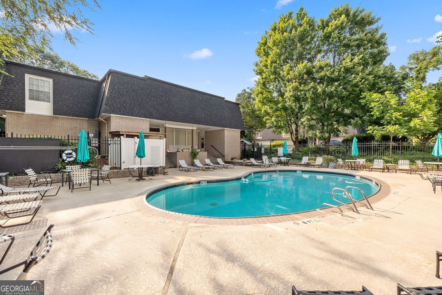 Sandy Springs, Georgia 30342, United States, 2 Bedrooms Bedrooms, ,3 BathroomsBathrooms,Residential,Active,145344