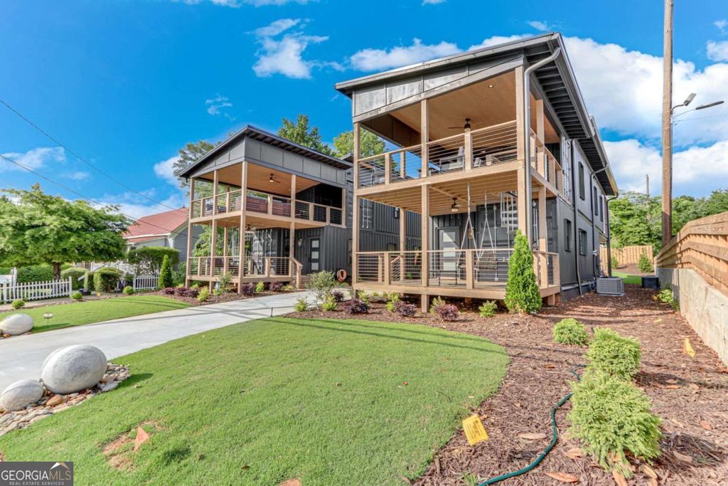 Photo of 775 Bradford Street, Gainesville, GA 30501 (MLS # 10678277)