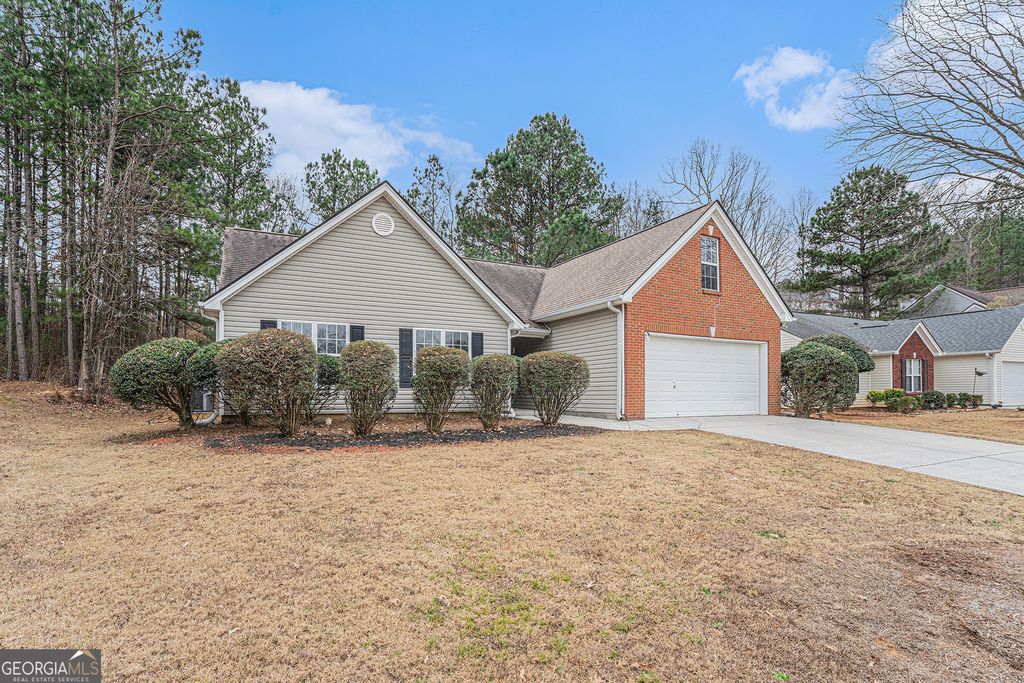 Photo of 415 Cedarhurst Road, Lawrenceville, GA 30045 (MLS # 10661750)