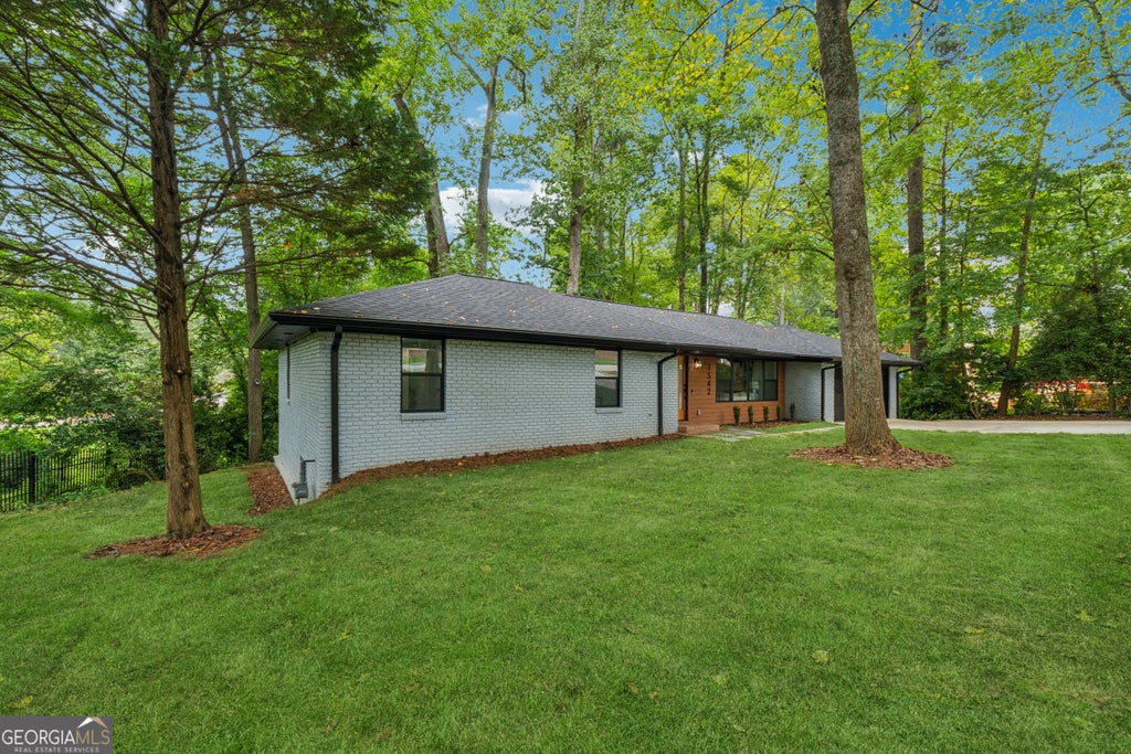 Photo of 1542 Lavista Road NE, Atlanta, GA 30329 (MLS # 10874781)