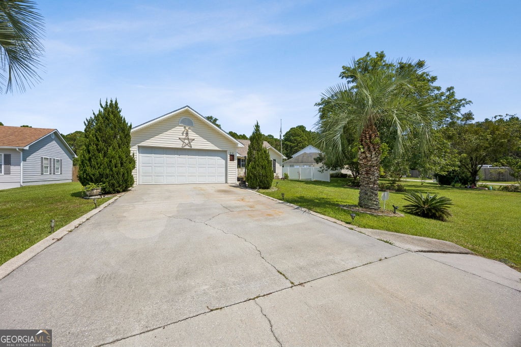 Photo of 20 Lakefront Drive, Saint Marys, GA 31558 (MLS # 10846212)