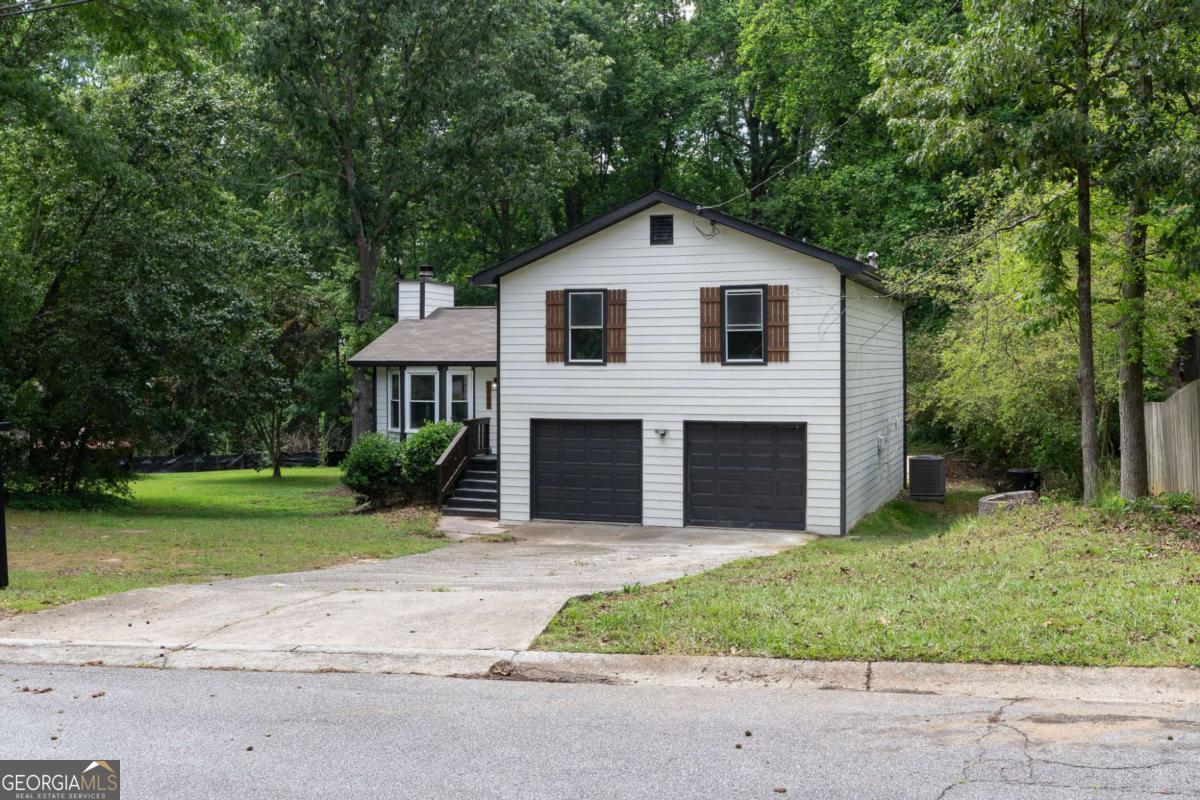 2442 Falcon CT
