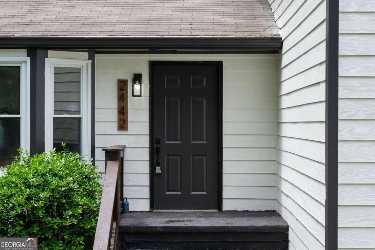 2442 Falcon CT