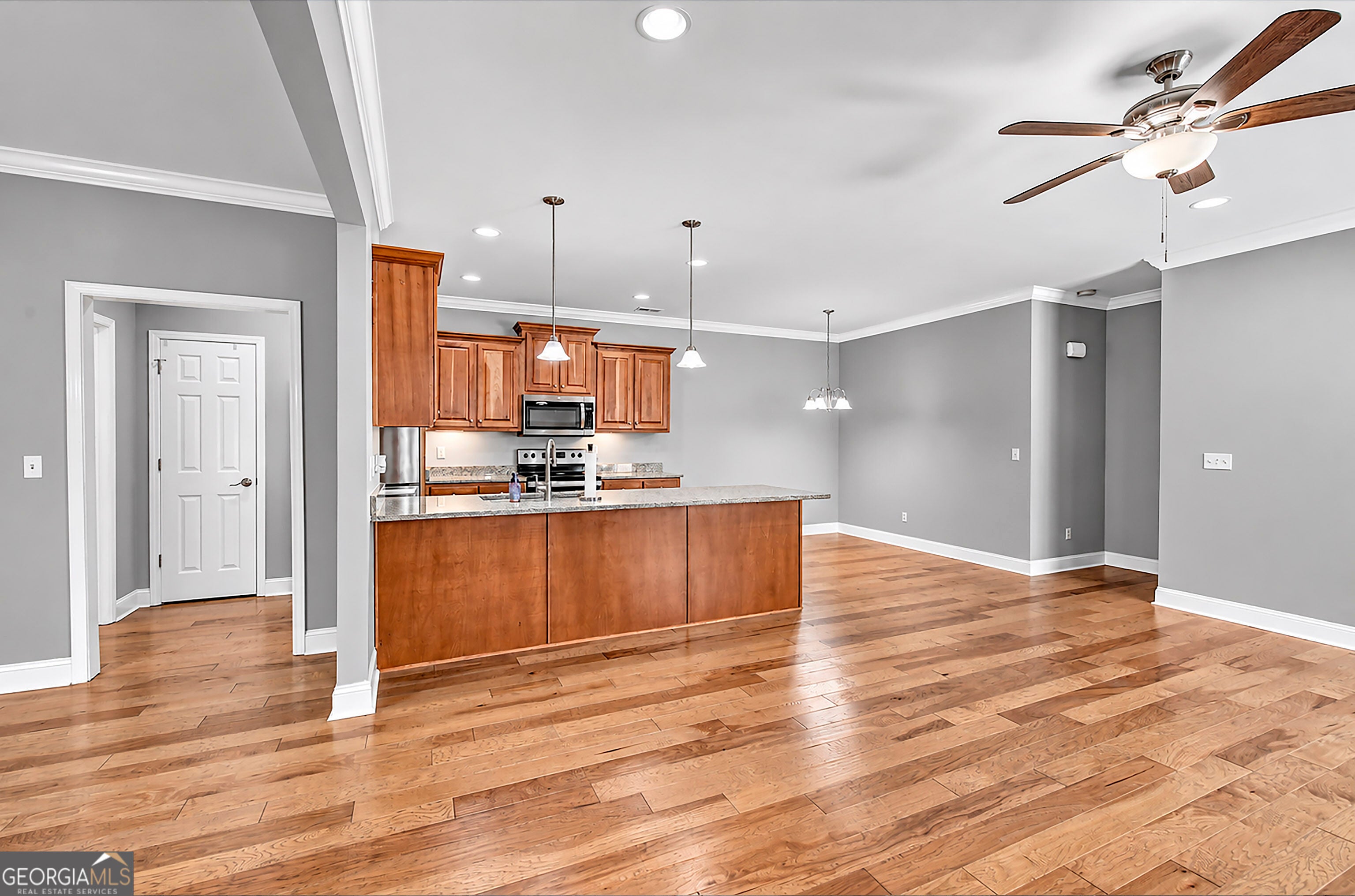 272 Blackwood PL SE