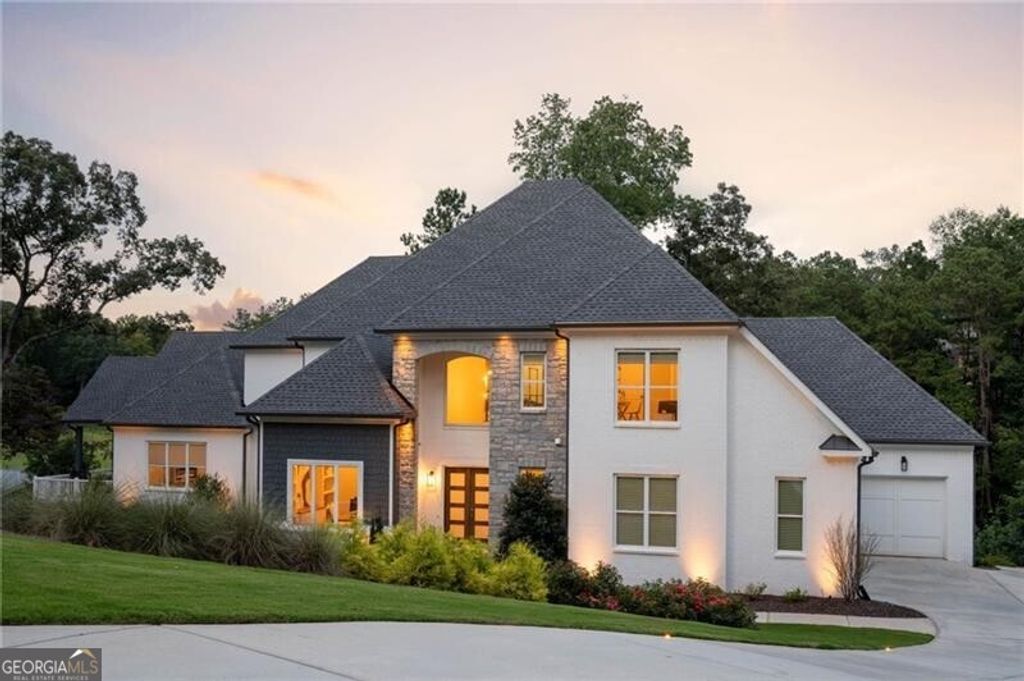 Photo of 420 Cherry Hill Drive SE, Marietta, GA 30067 (MLS # 10696633)