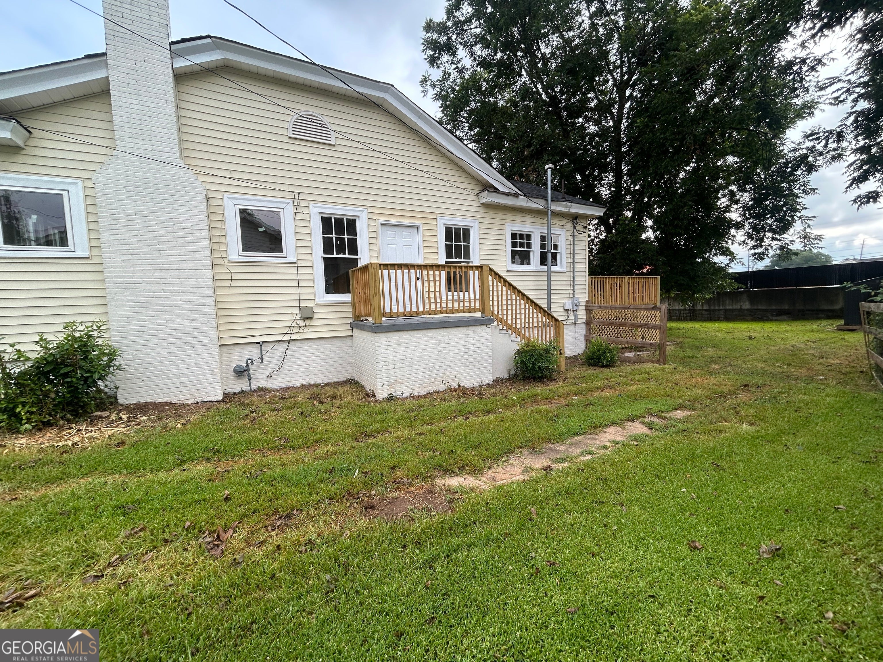 144 Marshall ST