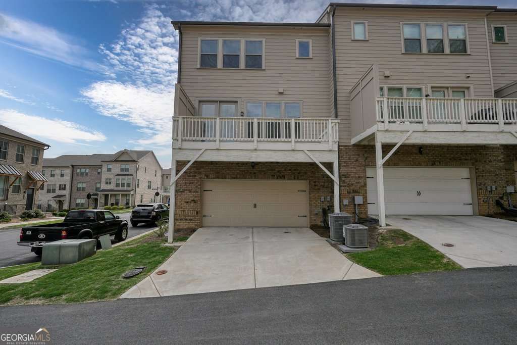 Photo of 4240 Hickory Pines Alley, Doraville, GA 30360 (MLS # 10695415)