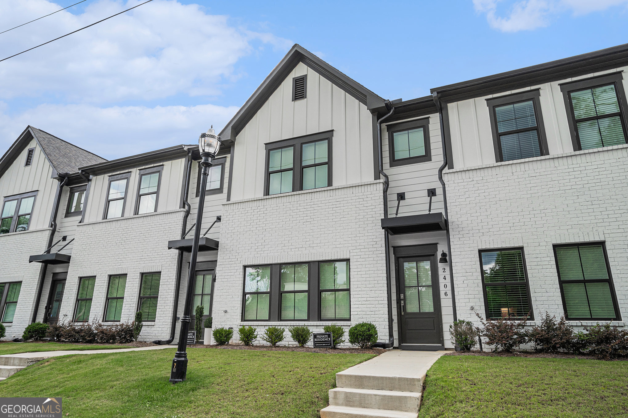 2406 Lakeshore LN