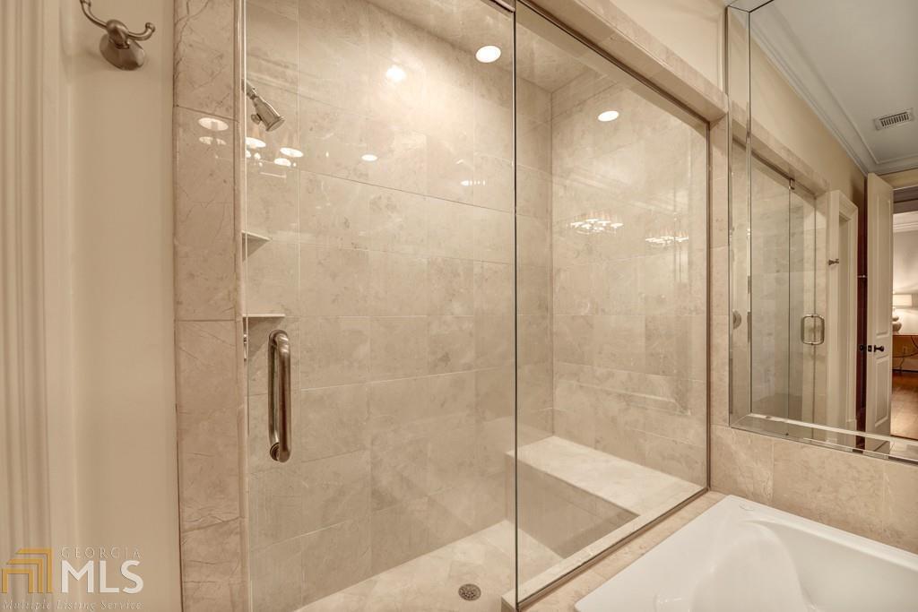 2500 Peachtree Road - Residential
