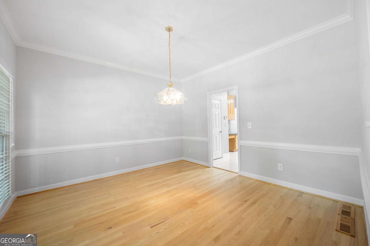 3334 Trails End RD NE