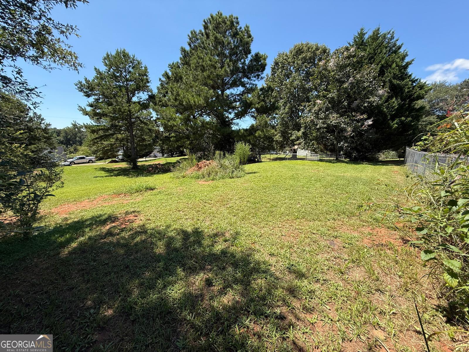 Looking for the perfect spot to build your dream home? This exceptional lot in the highly sought-after Jefferson City School District is a builder's dream. It's fully prepped and ready to go, with all the preliminary work-like permits and a soil test-already done. Situated in a peaceful, established area and close to the Downtown, this property offers the freedom of no HOA restrictions and the convenience of being ready to break ground immediately.