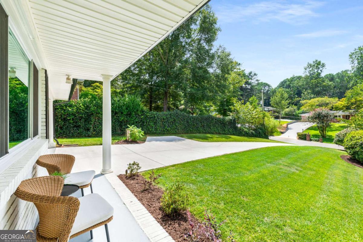 117 Douglas DR SE