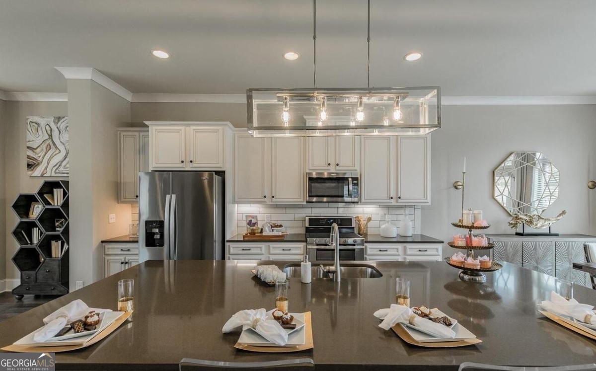 2559 Cherry Birch LN