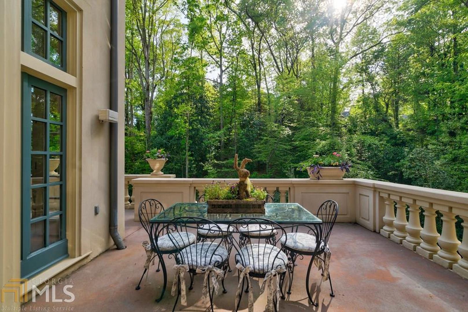 E L King Estate - Residential