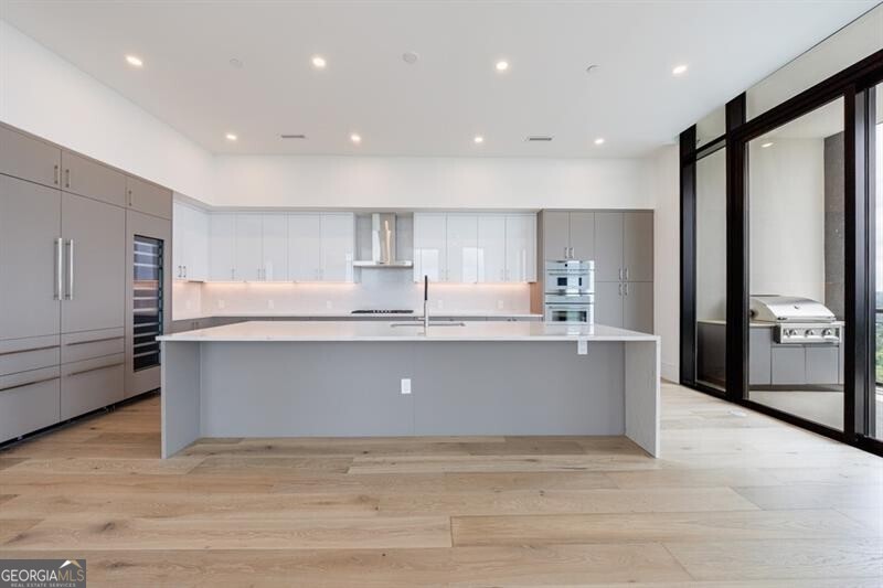 2425 Peachtree RD 1806