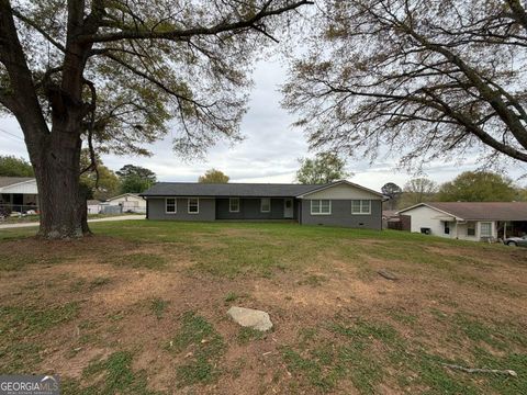Photo of 618 Hillside Drive, Cedartown, GA 30125 (MLS # 10720979)