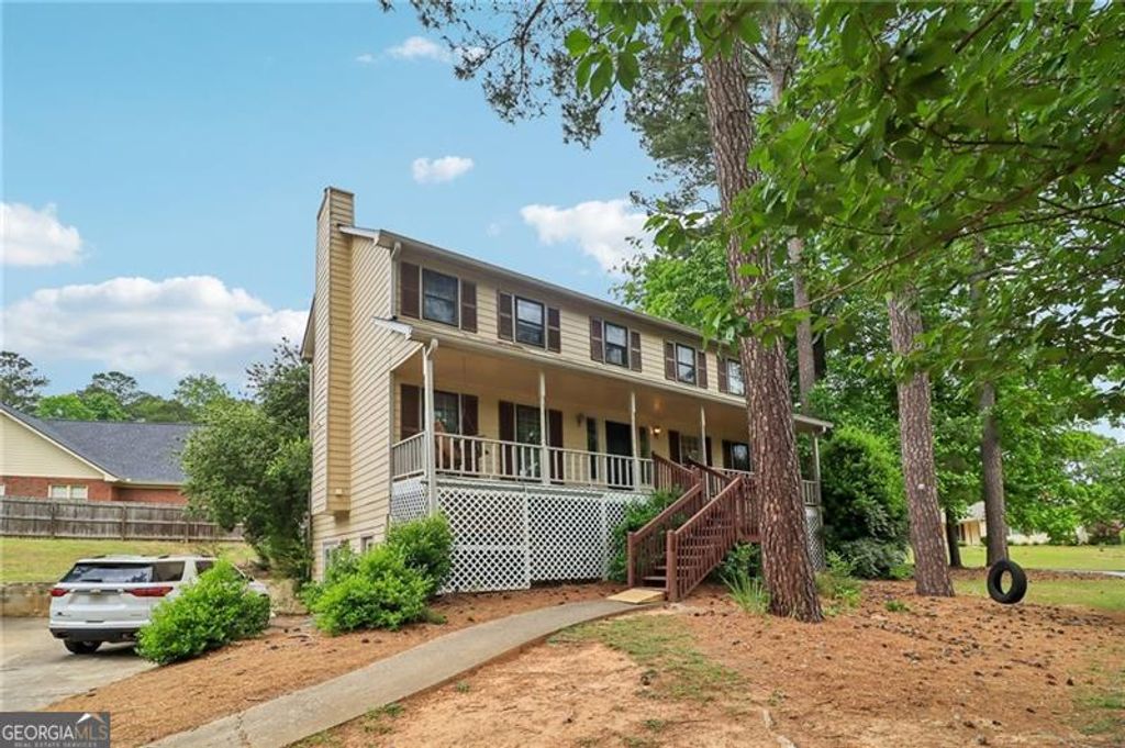 Photo of 1626 Longwood Drive SW, Marietta, GA 30008 (MLS # 10760946)