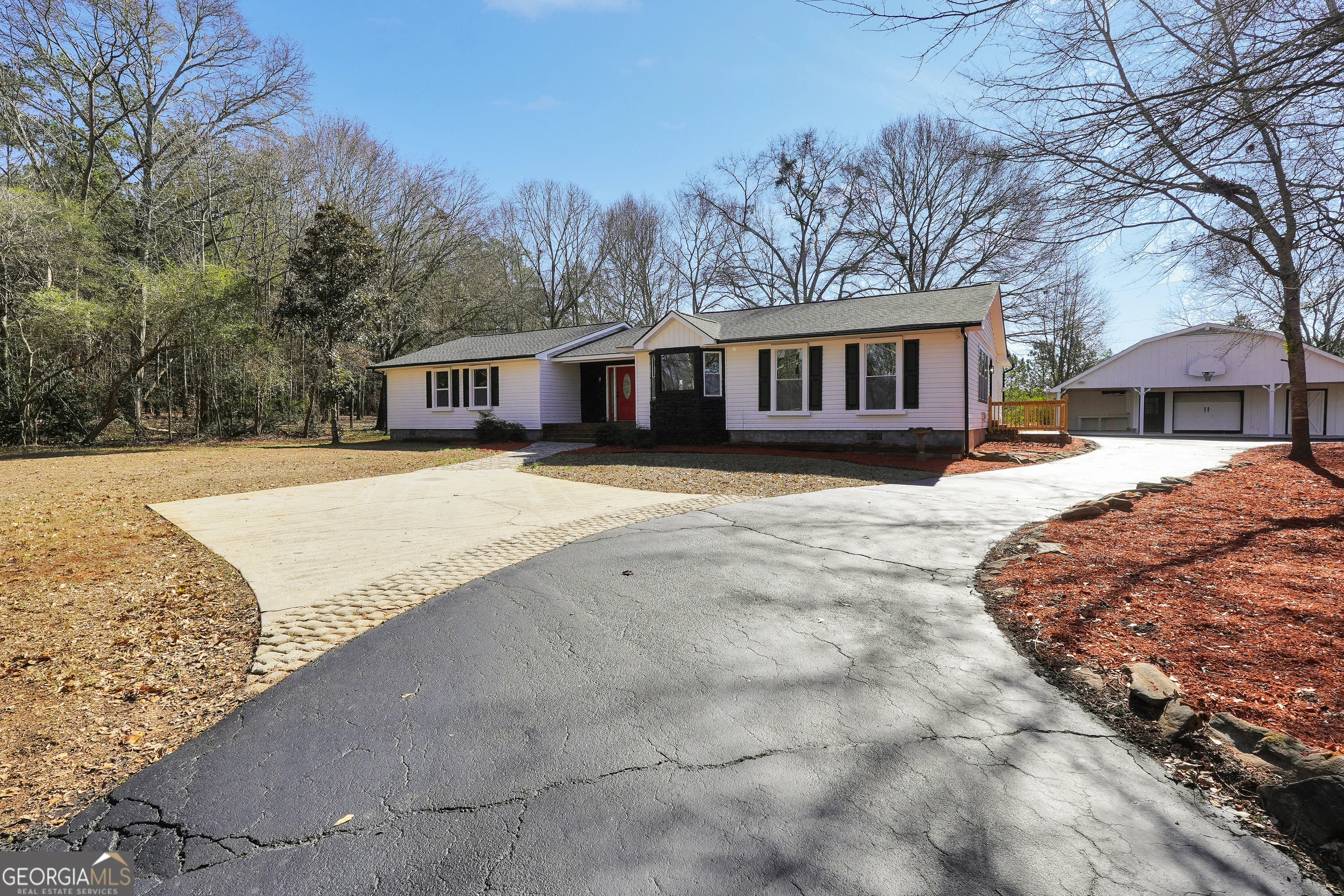 140 Heritage Circle