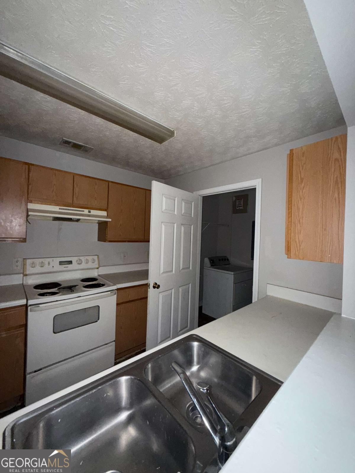 Fairington Park Condo - Residential