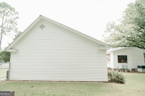 A home in Leslie