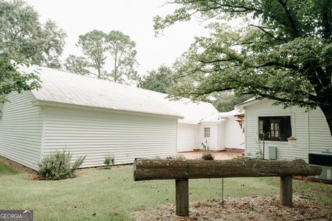 A home in Leslie