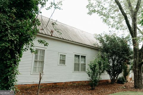 A home in Leslie