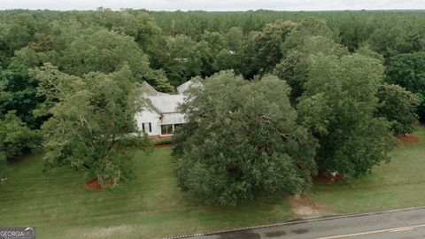 A home in Leslie