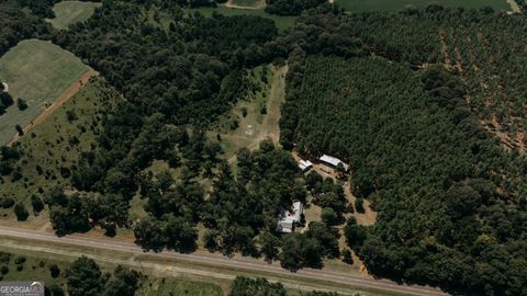 A home in Leslie