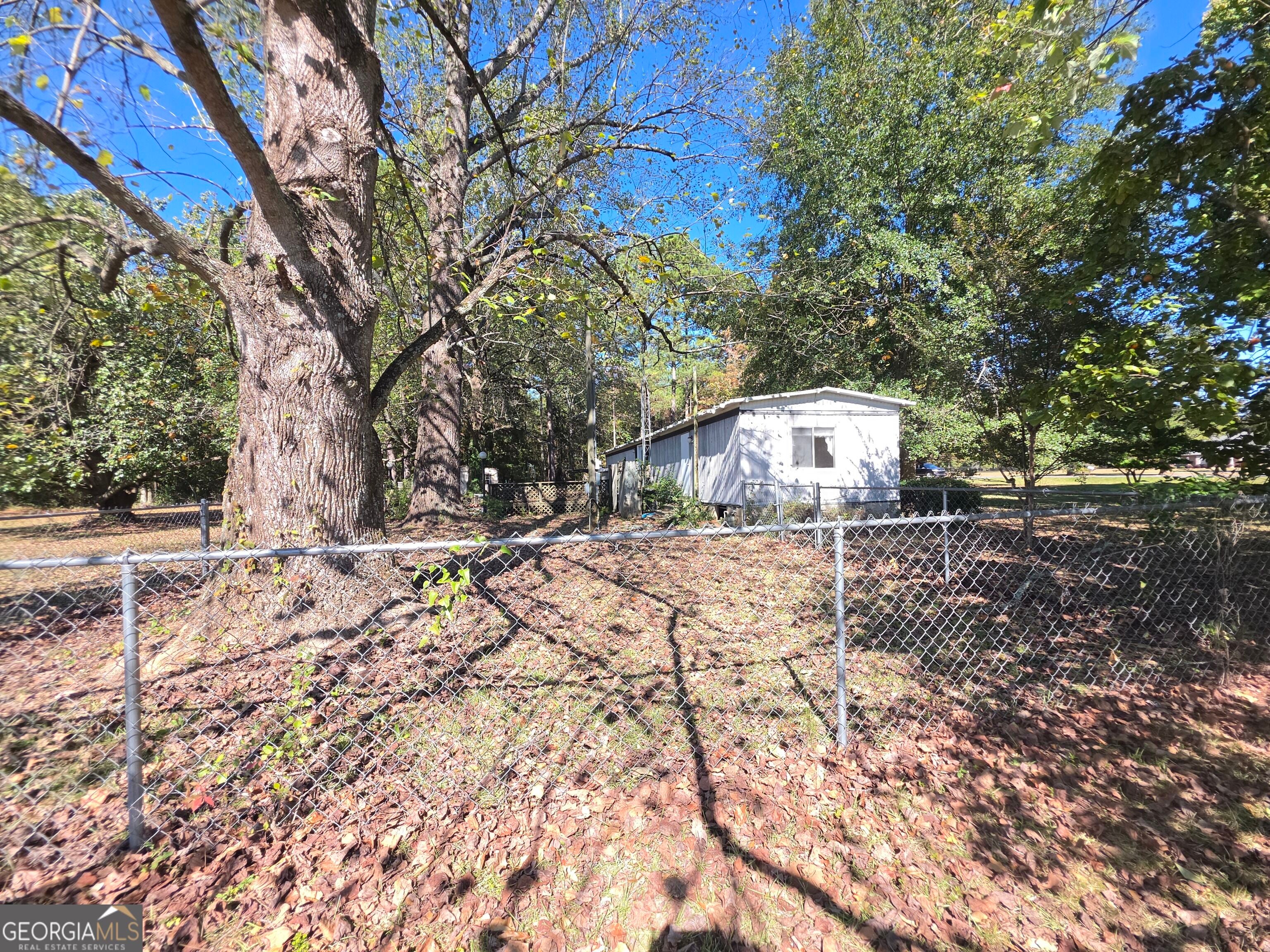 737 Woolfolk RD