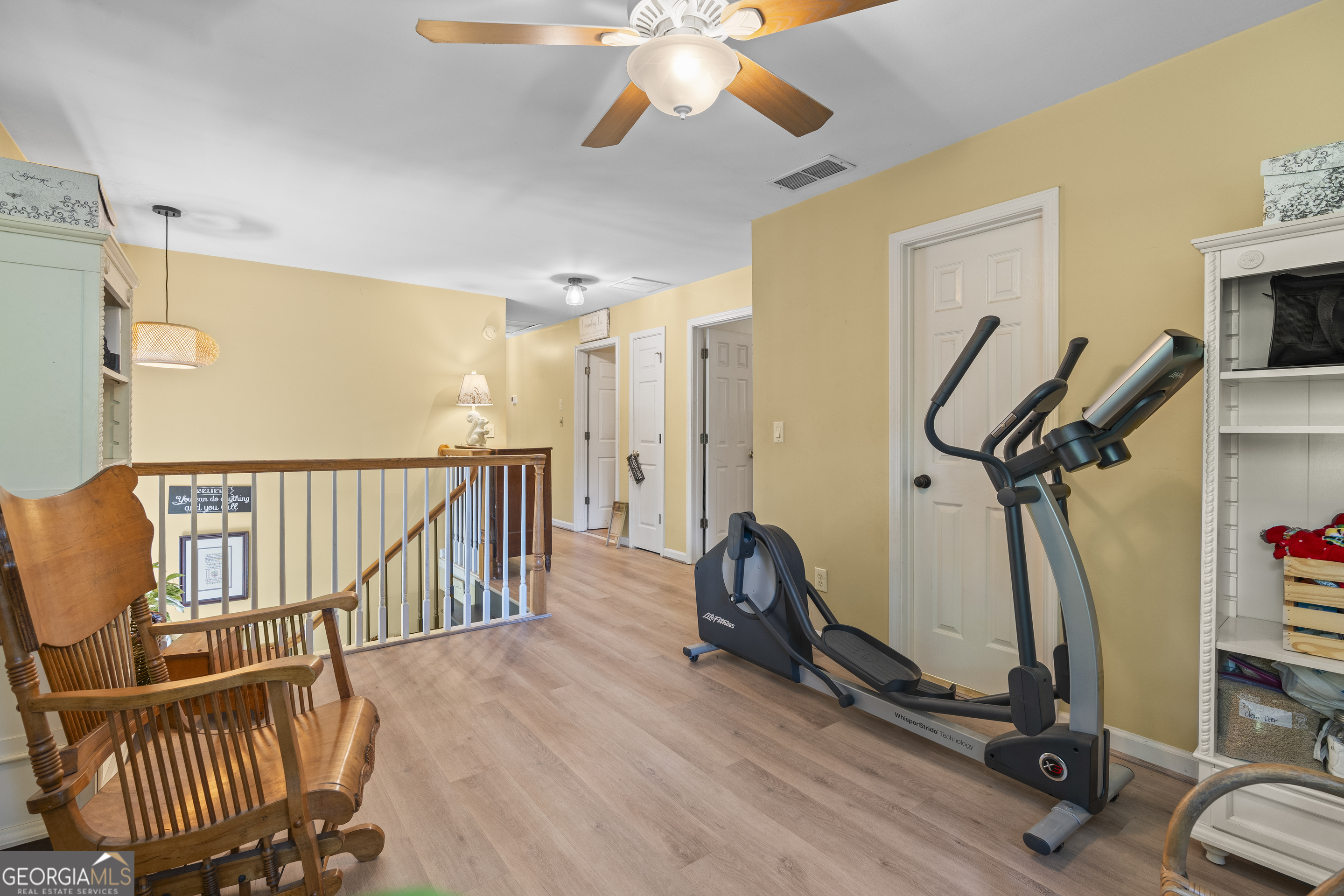 302 Oak Lawn CT