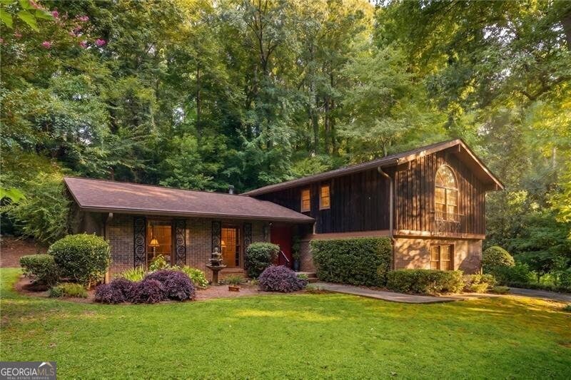Photo of 215 N Mill Road, Sandy Springs, GA 30328 (MLS # 10821457)