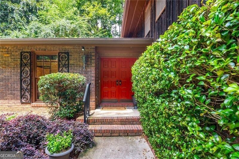 Photo of 215 N Mill Road, Sandy Springs, GA 30328 (MLS # 10821457)