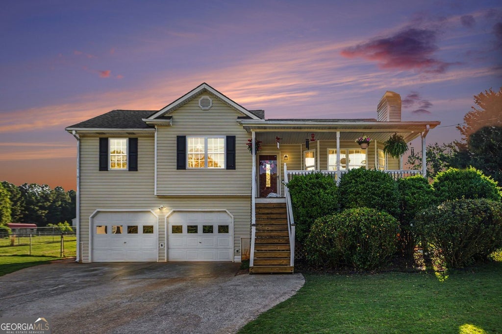 Photo of 302 Fairview Lane, Dallas, GA 30157 (MLS # 10797513)