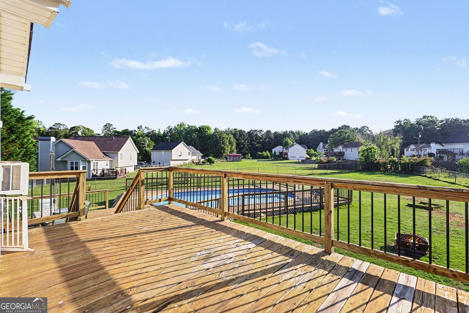 302 Fairview LN