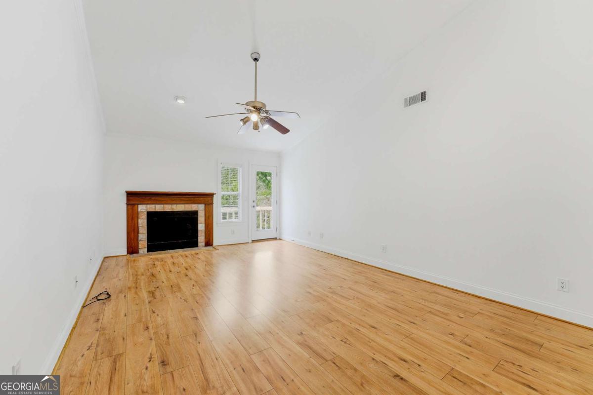 352 Teal CT