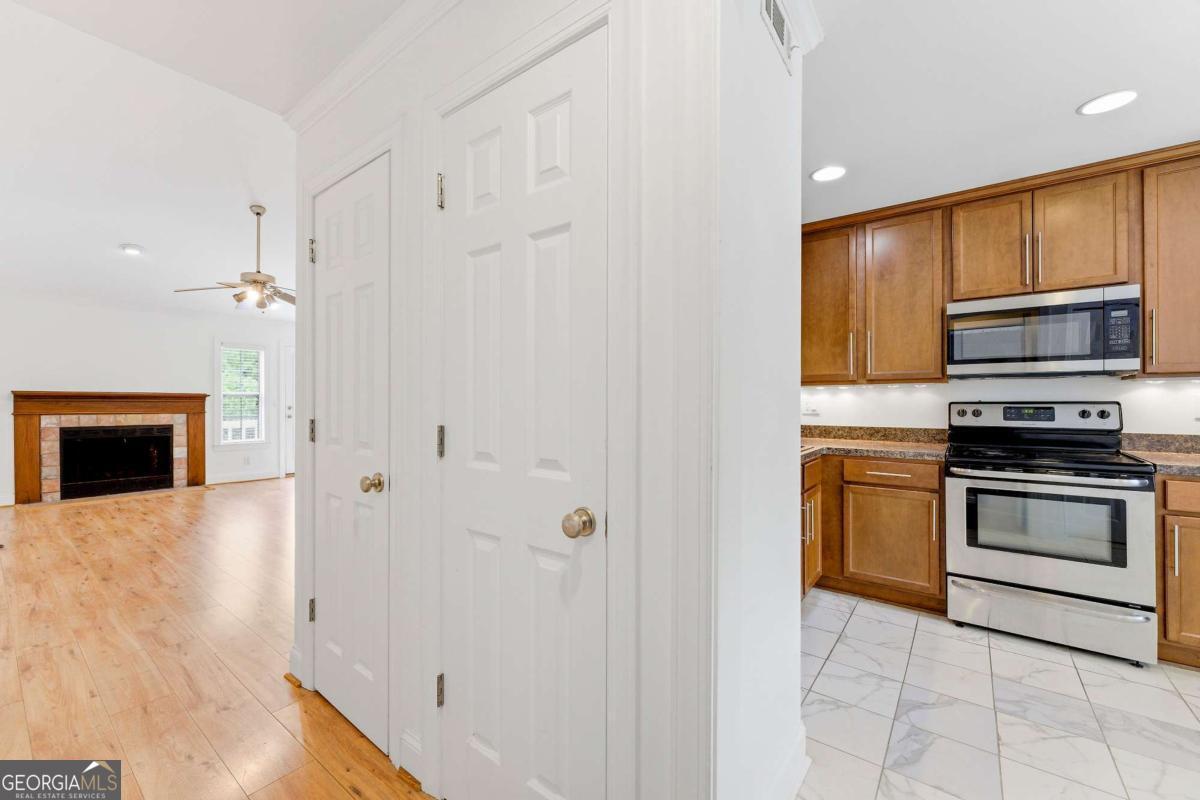 352 Teal CT