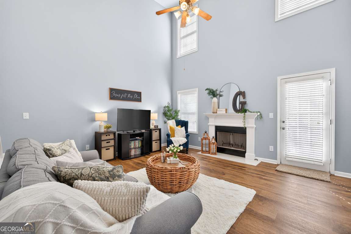 6985 White Walnut WAY