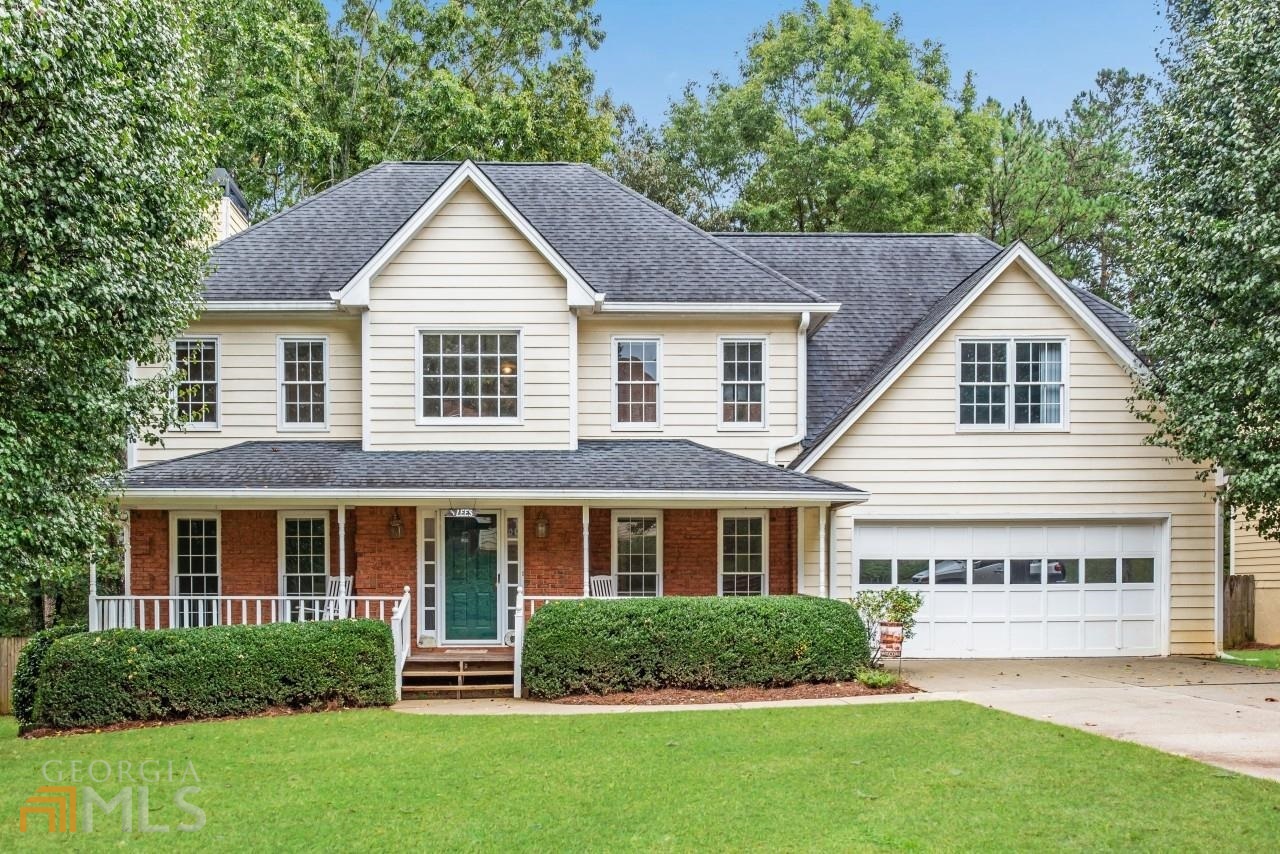 2 STORY TRADITIONAL HOME WITH FULL COVERAGE FRONT PORCH. LARGE PRIVATE WOODED FENCED W/BACK YARD & SCREENED PORCH. LEVEL DRIVEWAY. FORMAL LIVING AND DINING ROOM. WHITE CABINETS. OPENS TO GREAT RM W/ FIREPLACE. 2 STORY FOYER. TREYED MASTER WITH LG SITTING RM. VAULTED & TILED MASTER BATH W/ JETTED TUB/DBL VANITY/SEP SHOWER. FAMILY SWIM/TENNIS COMMUNITY. 3 ADDITIONAL SPACIOUS BEDROOMS. SWIM/TENNIS COMMUNITY. GREAT SCHOOLS. WALK TO HIGH SCHOOL. 2 MILES FROM PARK/DOWNTOWN SUWANEE & ACTIVITIES. 2 MILES TO GEORGE PIECE PARK ,SUWANEE TOWN CENTER, DOWNTOWN SUGAR HILL OR BUFORD FOR EVENT,DINING, FESTIVALS AND GREAT PARKS!