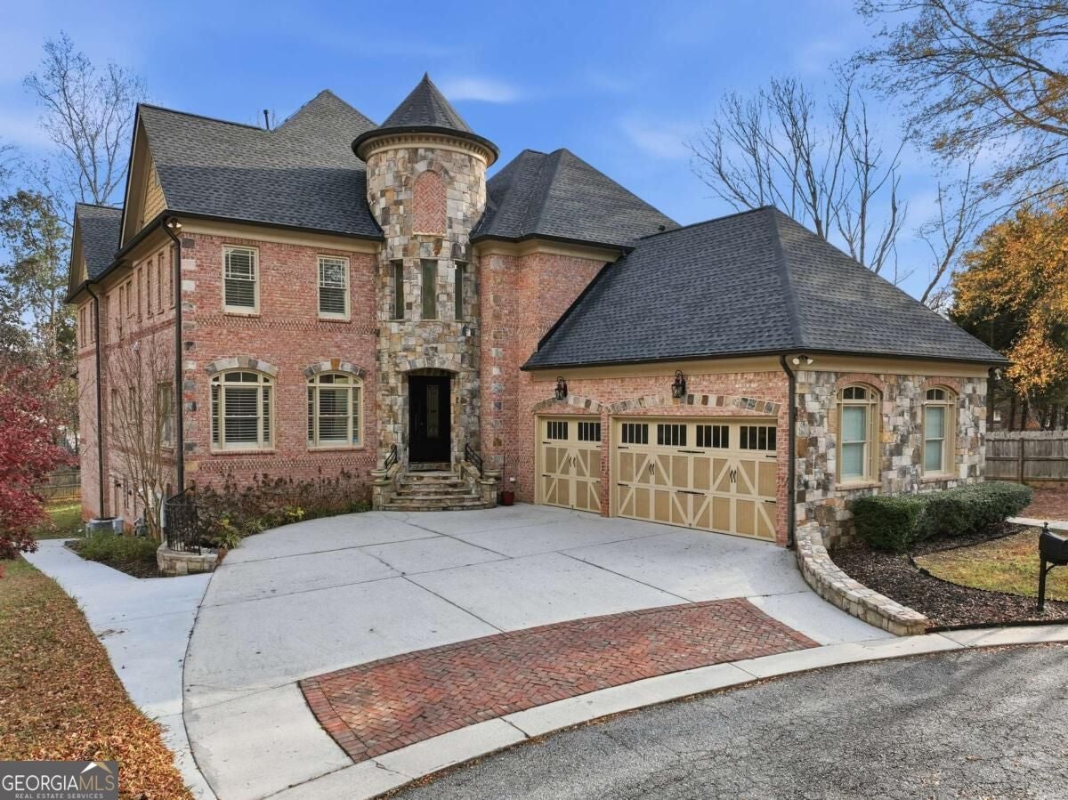 7611 Regency CIR