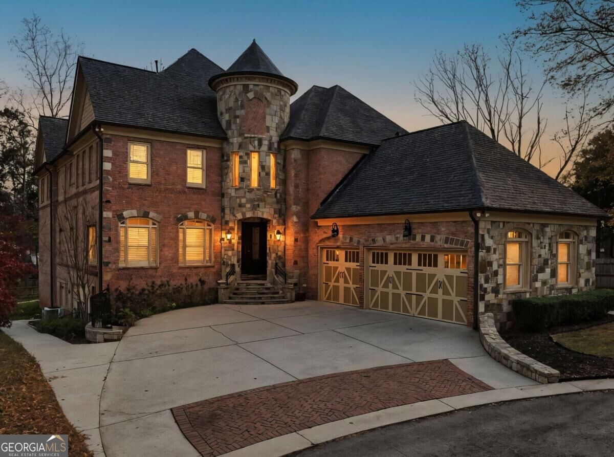 7611 Regency CIR