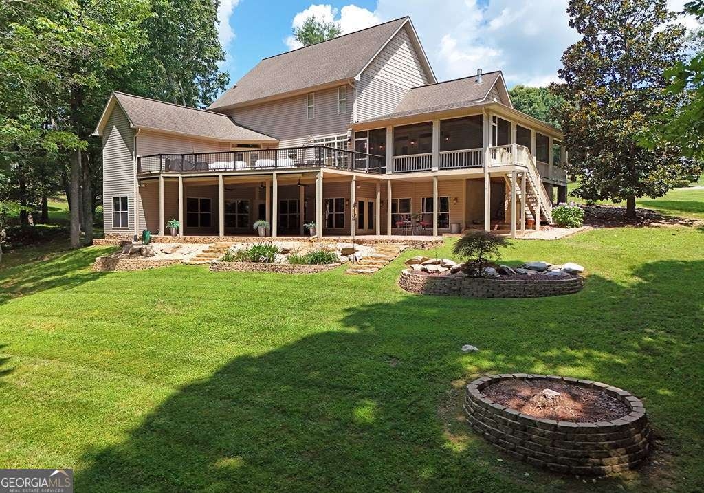 371 Coosa Way, Blairsville, GA, 30512, USA, 5 Bedrooms Bedrooms, ,5 BathroomsBathrooms,Residential,Active,371 Coosa Way,10785012