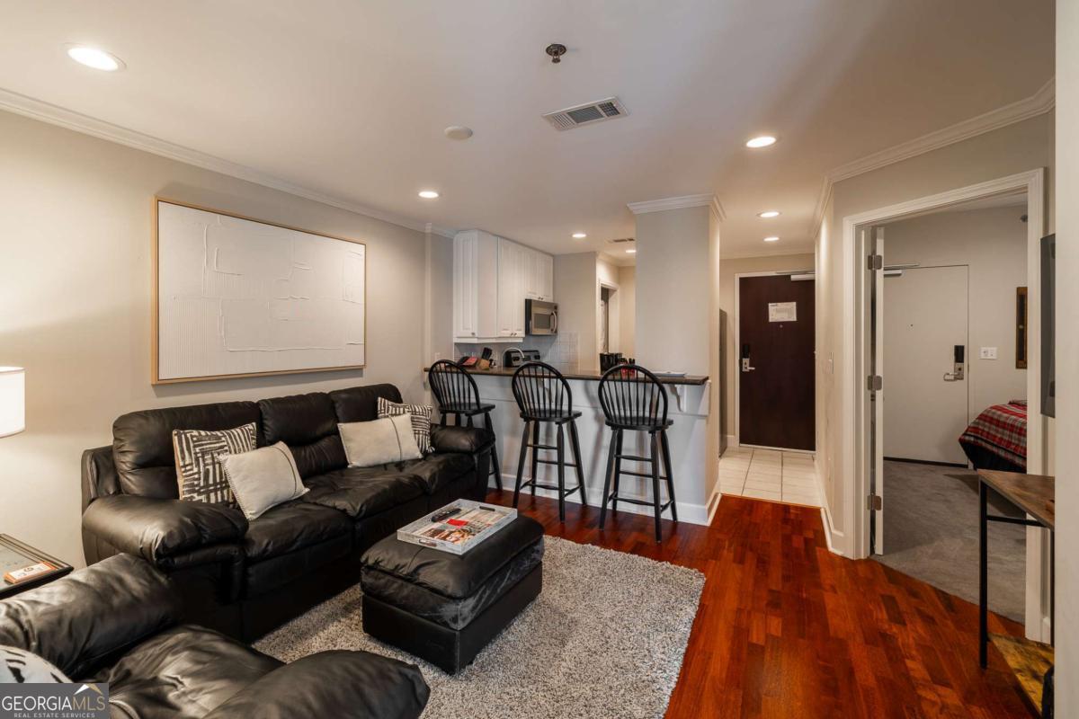 250 Broad ST 720