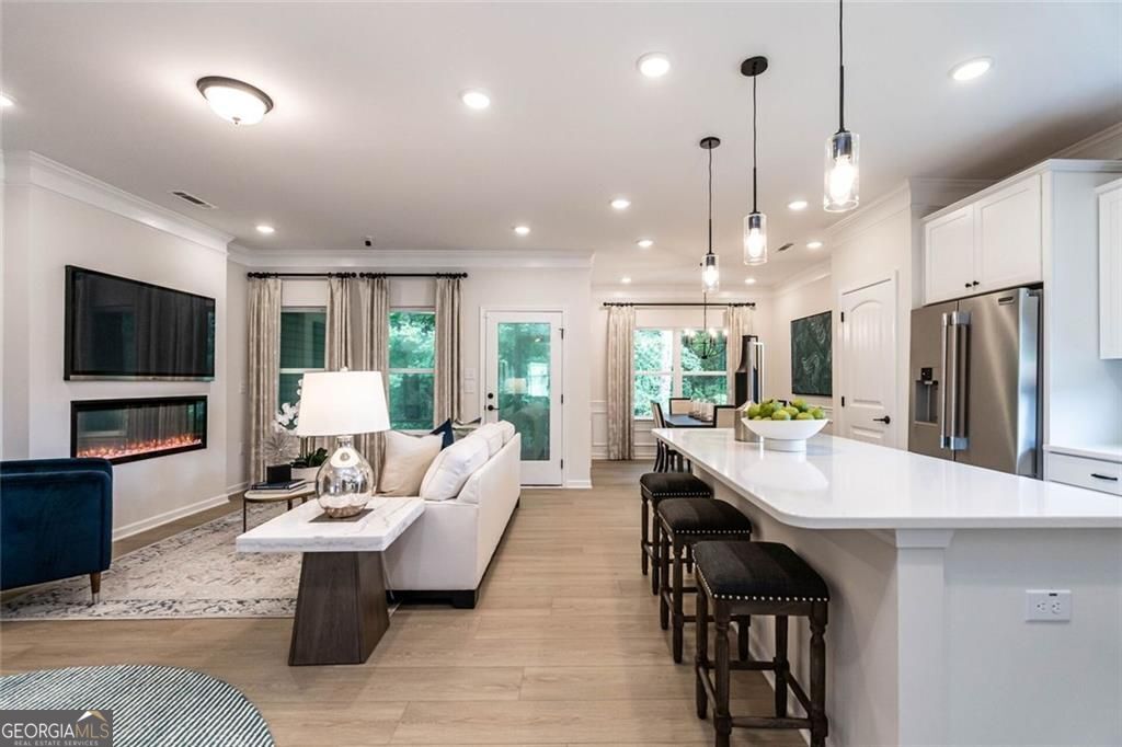 11 Hart DR