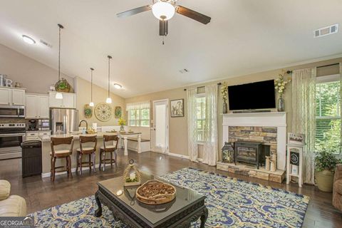 Single Family Residence in Villa Rica GA 422 Northstar Drive 9.jpg