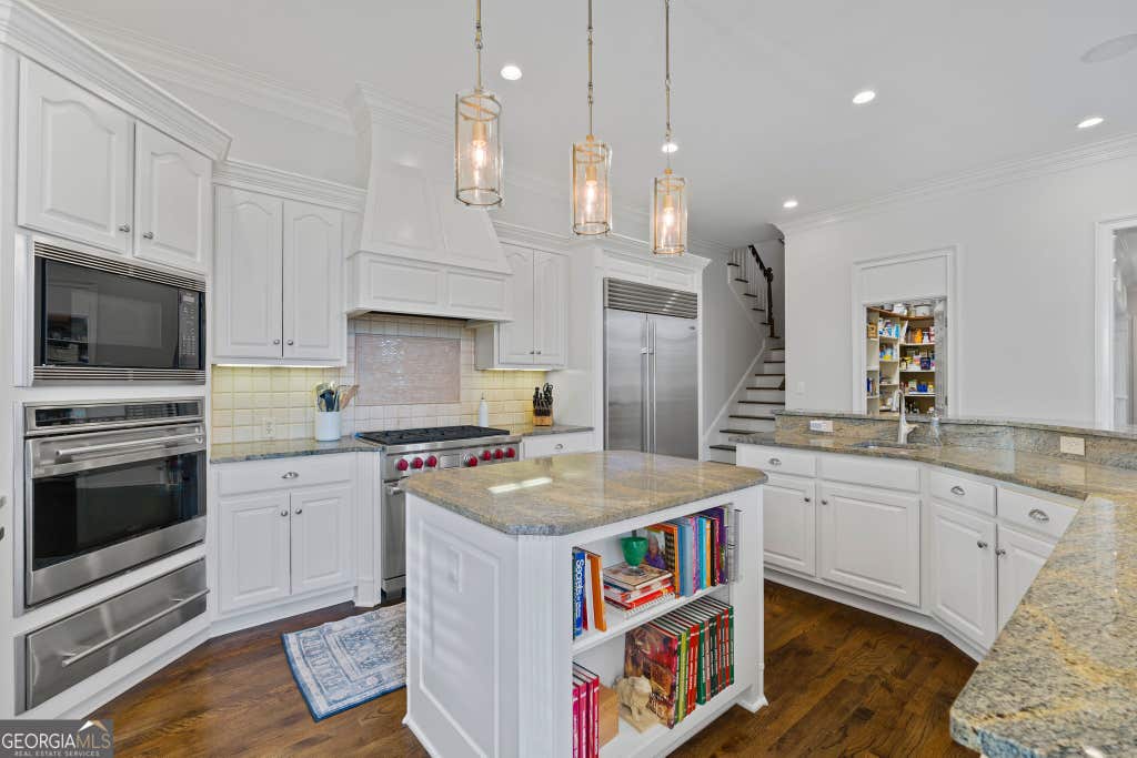 Photo of 517 Gramercy Drive NE, Marietta, GA 30068 (MLS # 10806548)